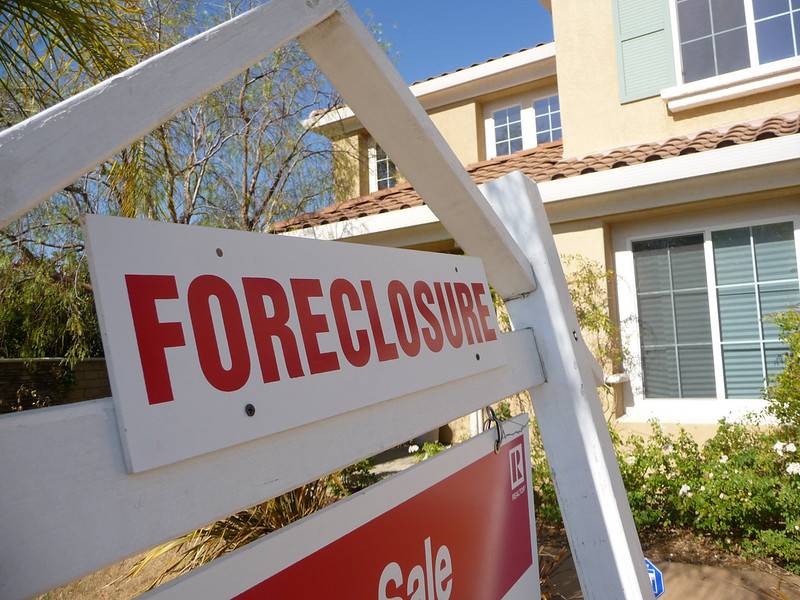 foreclosure sign